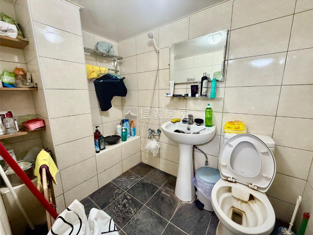 西區套房２５０萬房屋室內格局與周邊環境