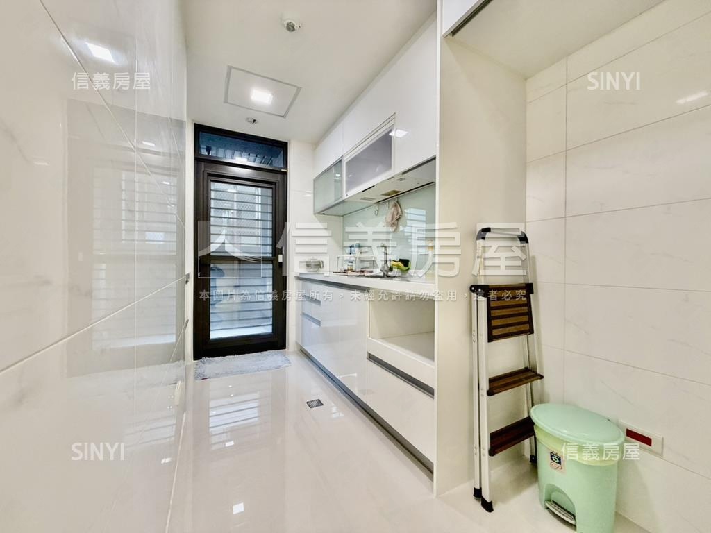 大露臺＊優質電梯邊間三房房屋室內格局與周邊環境