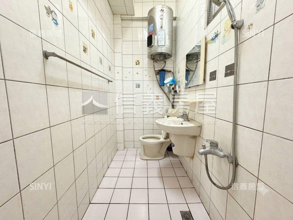 專任！近爽文路活路透天房屋室內格局與周邊環境