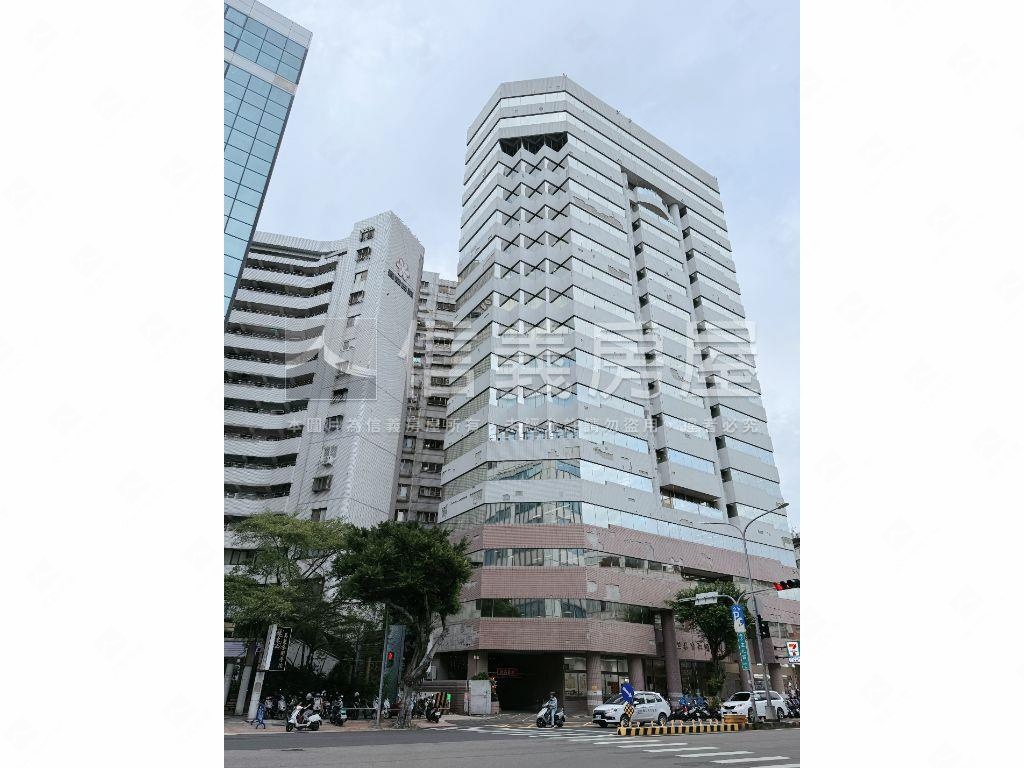 國產都心低總價高樓層商辦房屋室內格局與周邊環境