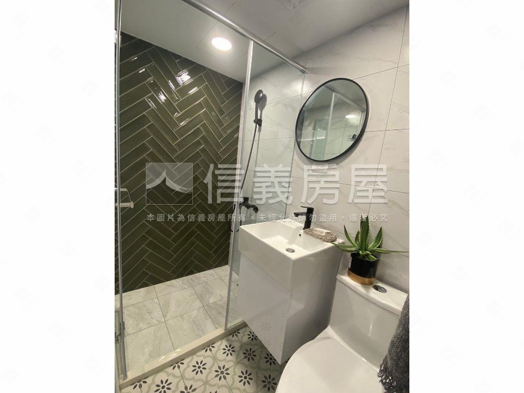 近文心中清站分租五套房房屋室內格局與周邊環境