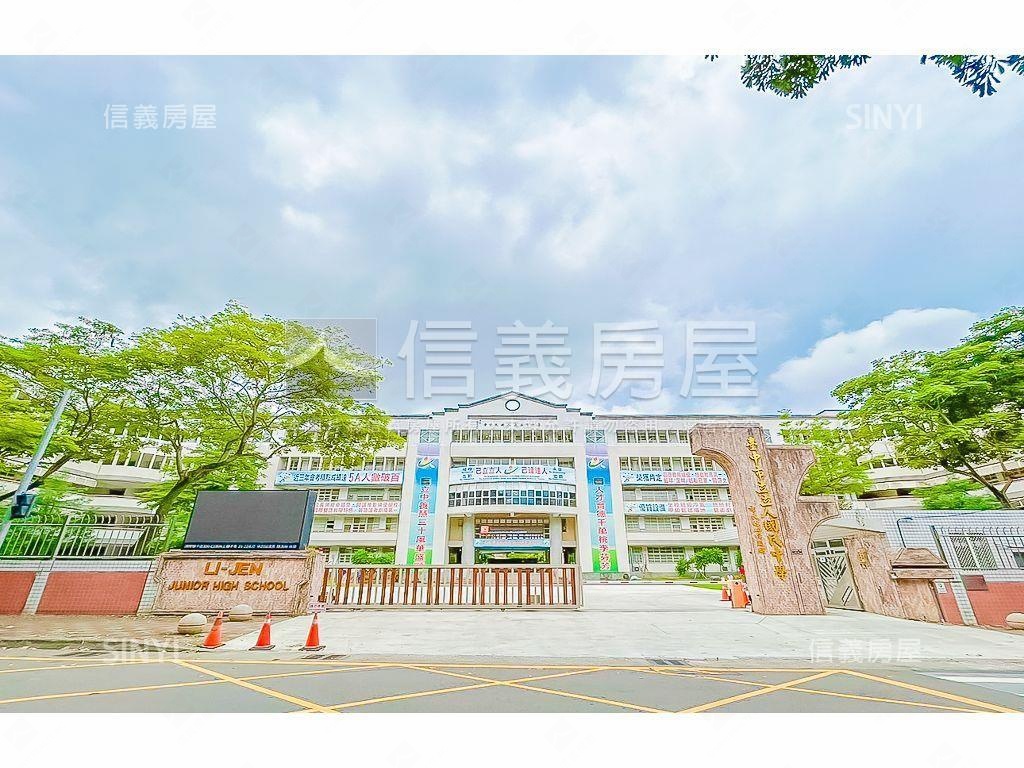 近文心中清站分租五套房房屋室內格局與周邊環境