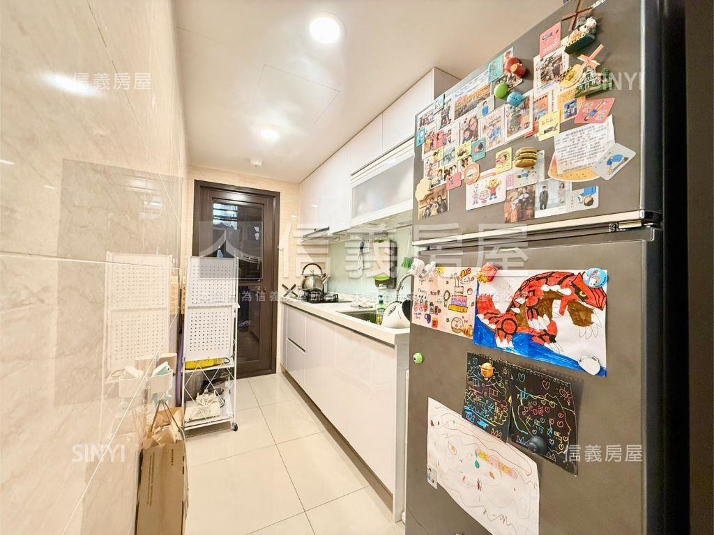 合雄Ｍ優美兩房車位房屋室內格局與周邊環境