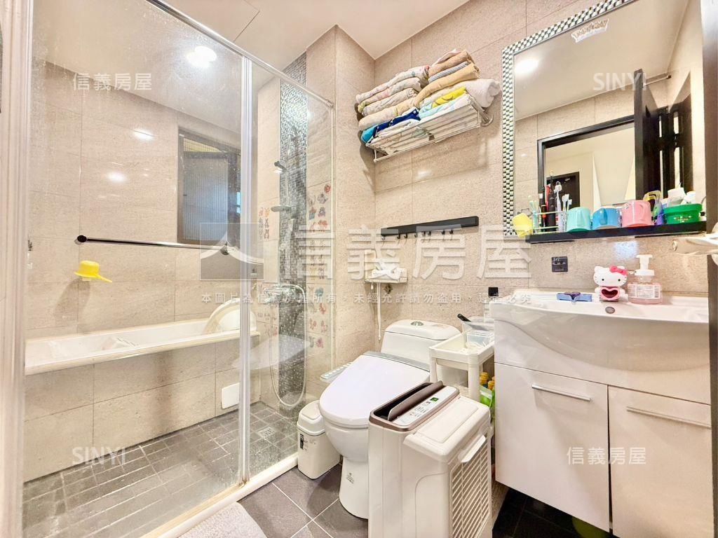 合雄Ｍ優美兩房車位房屋室內格局與周邊環境