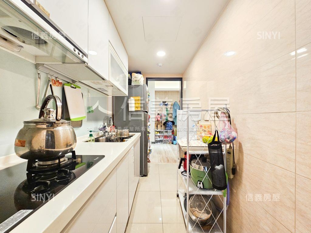 合雄Ｍ優美兩房車位房屋室內格局與周邊環境