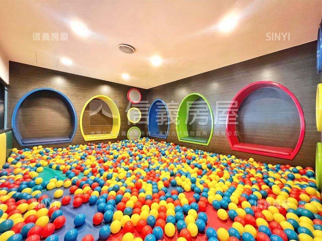 美術館精美套房房屋室內格局與周邊環境