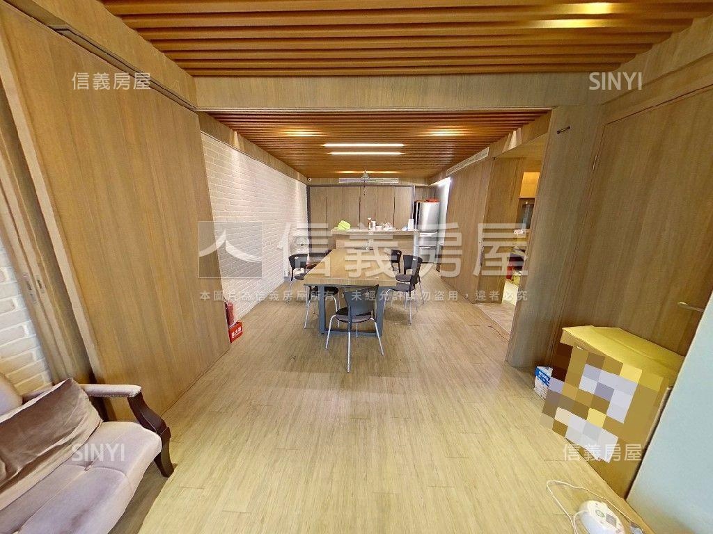 世紀之光後棟附雙坡平車位房屋室內格局與周邊環境