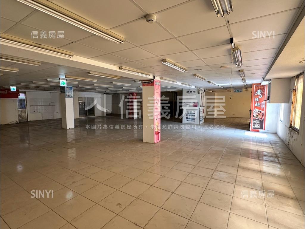 亞灣大面寬三角窗金店房屋室內格局與周邊環境