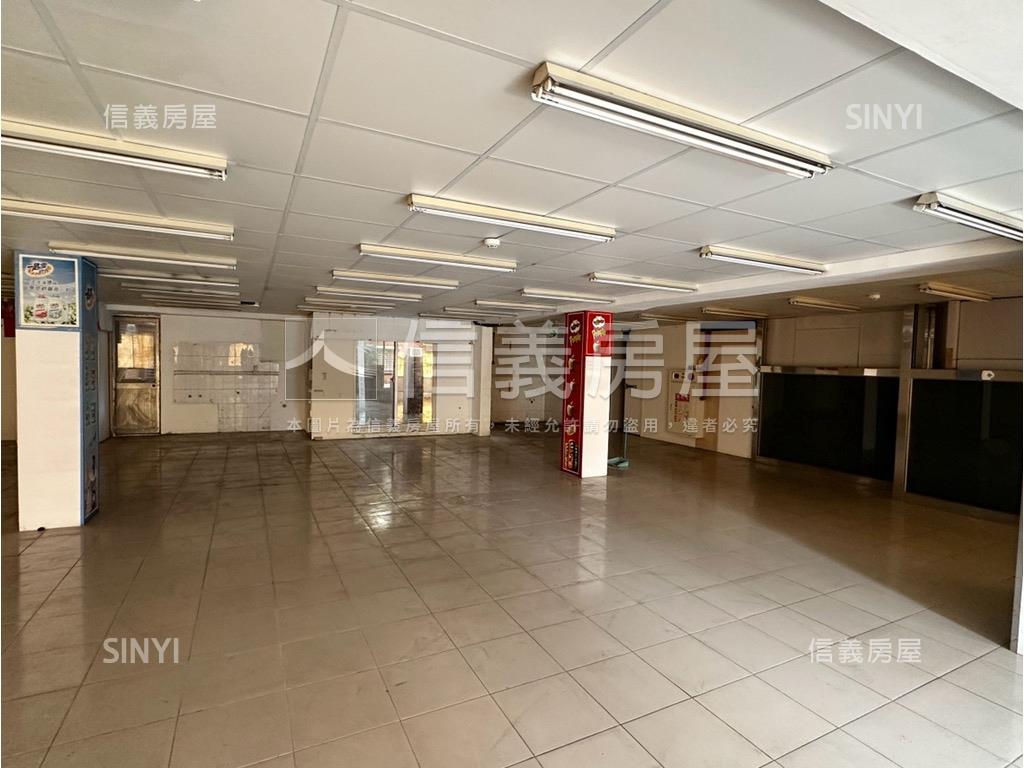 亞灣大面寬三角窗金店房屋室內格局與周邊環境