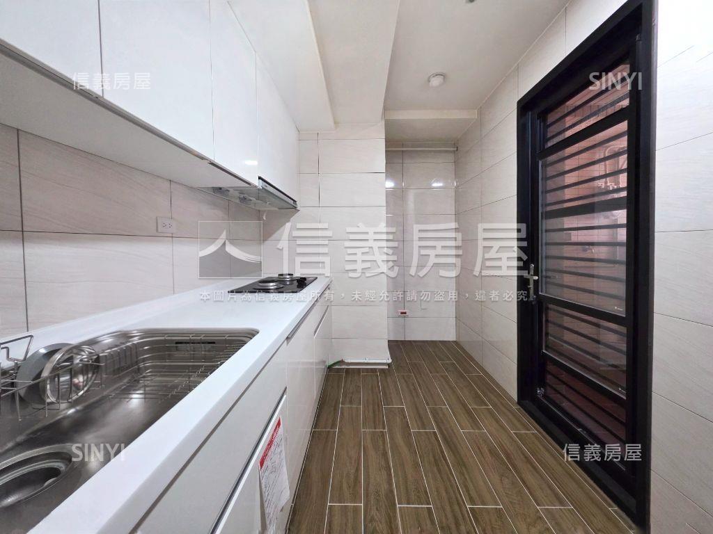 富宇擎天帝王視野戶雙車位房屋室內格局與周邊環境