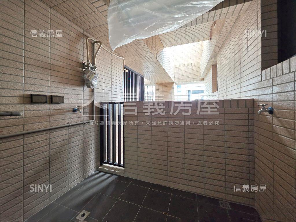 富宇擎天帝王視野戶雙車位房屋室內格局與周邊環境