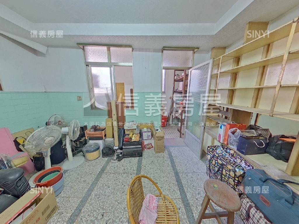 金馬路大面寬透天Ａ房屋室內格局與周邊環境