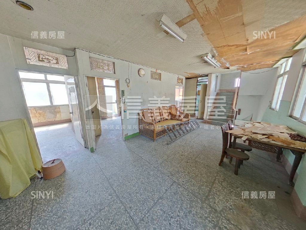 金馬路大面寬透天Ａ房屋室內格局與周邊環境