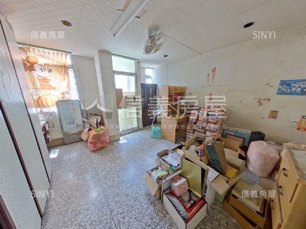 金馬路大面寬透天Ａ房屋室內格局與周邊環境