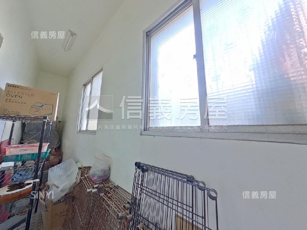 金馬路大面寬透天Ａ房屋室內格局與周邊環境