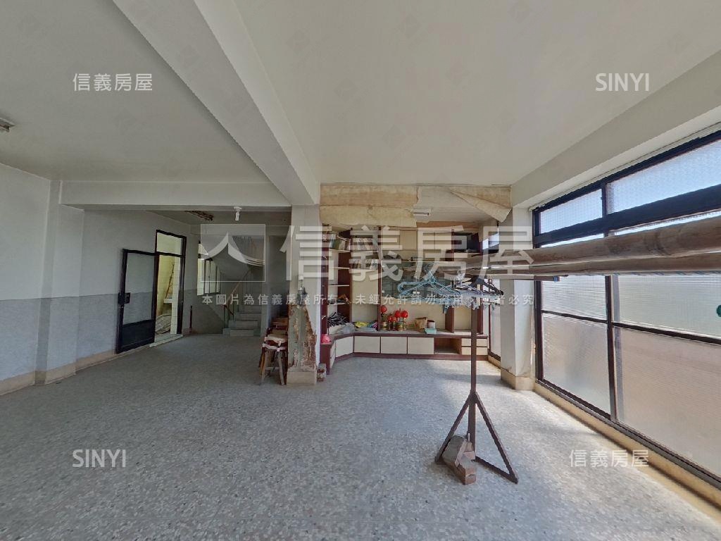 金馬路大面寬透天Ａ房屋室內格局與周邊環境