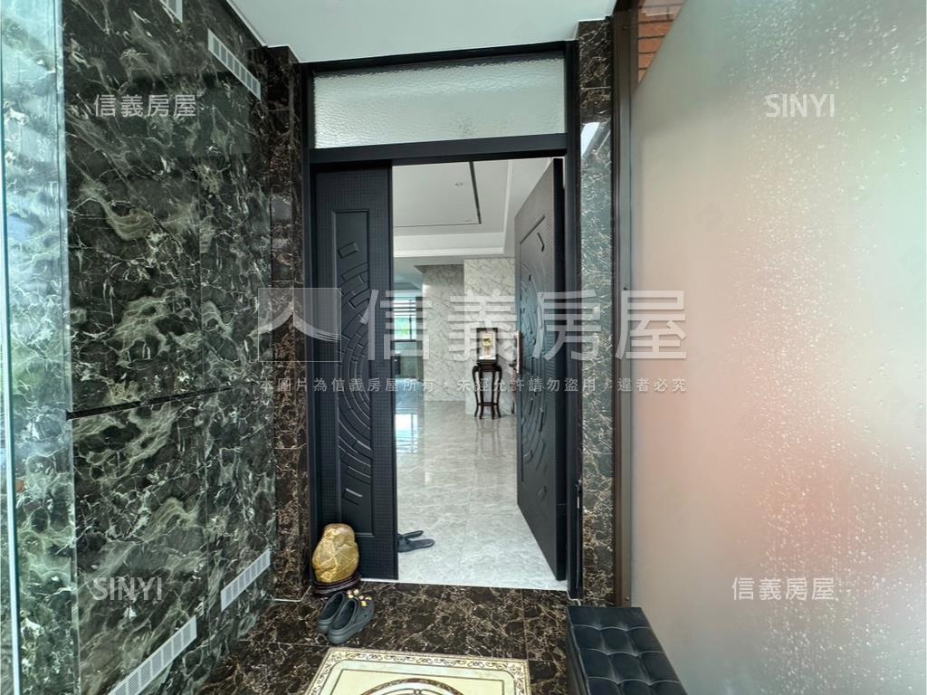 海頓精美裝潢別墅房屋室內格局與周邊環境