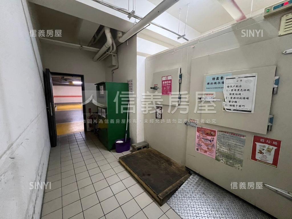 陽光ＰＡＲＫ邊間金店面房屋室內格局與周邊環境