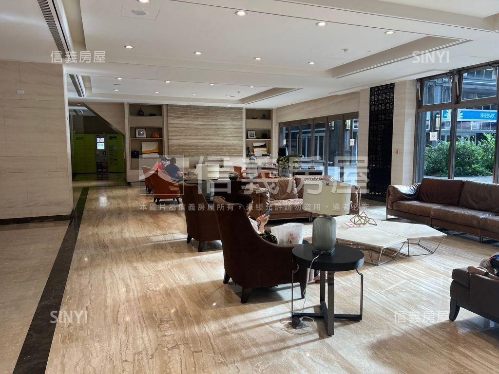 陽光ＰＡＲＫ邊間金店面房屋室內格局與周邊環境