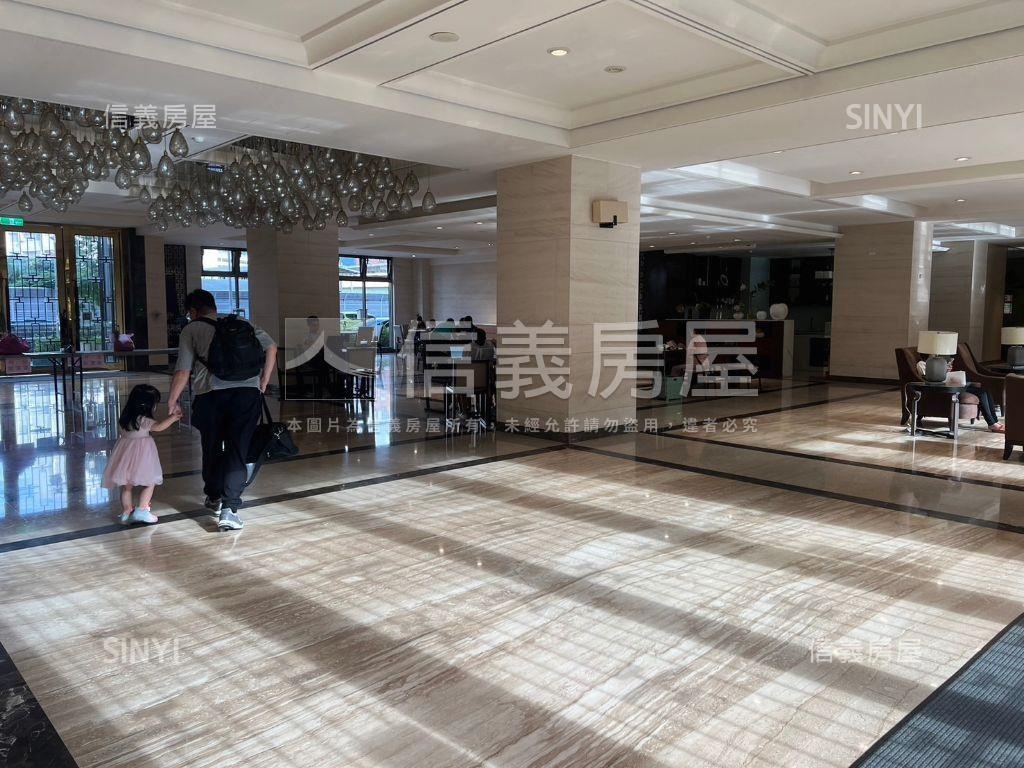 陽光ＰＡＲＫ邊間金店面房屋室內格局與周邊環境