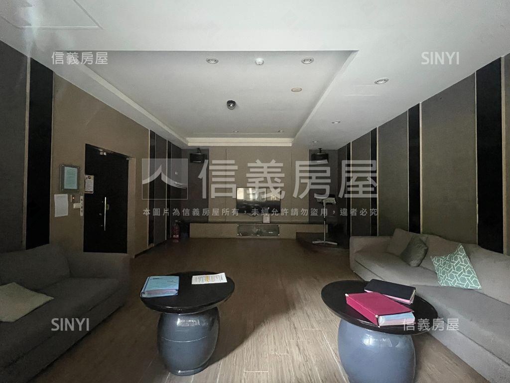 陽光ＰＡＲＫ邊間金店面房屋室內格局與周邊環境