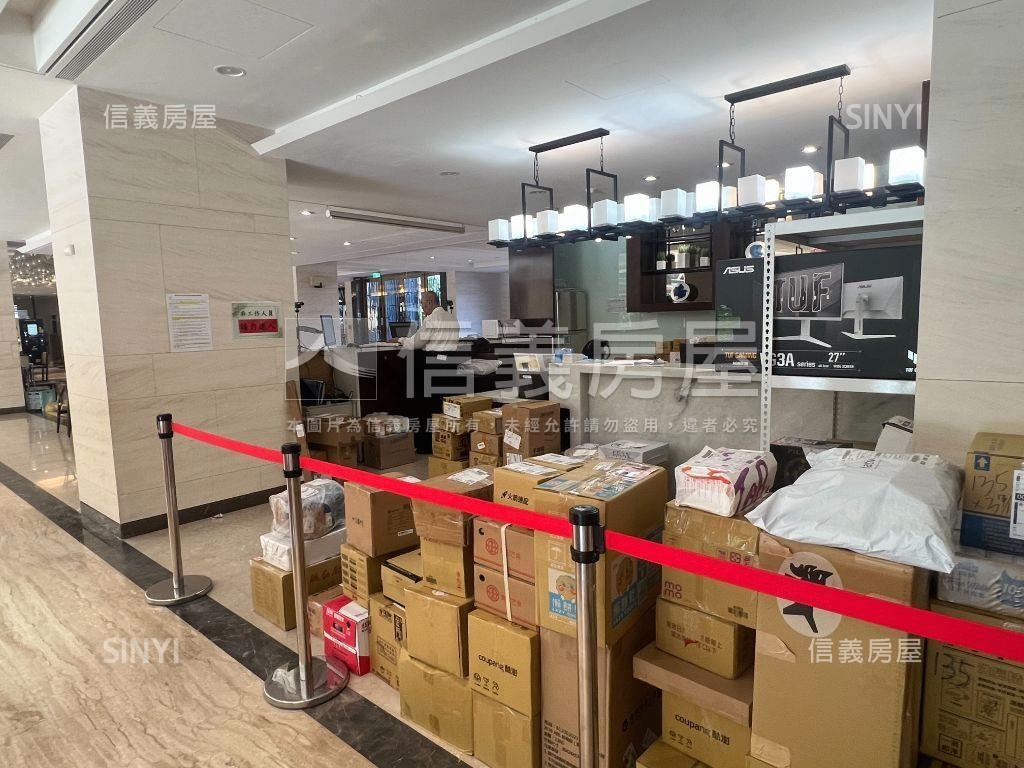 陽光ＰＡＲＫ邊間金店面房屋室內格局與周邊環境