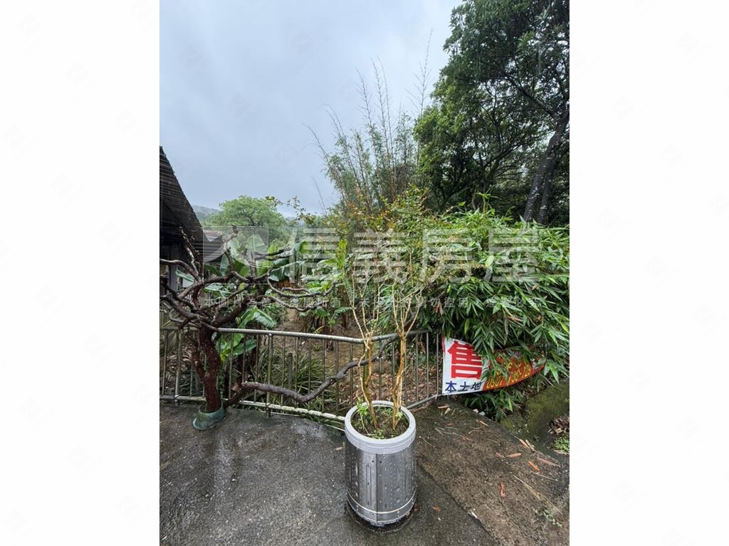 基隆七堵區千坪土地房屋室內格局與周邊環境