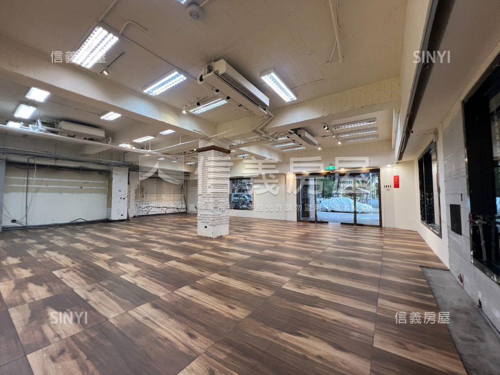 近市政府角間顯眼百坪店面房屋室內格局與周邊環境
