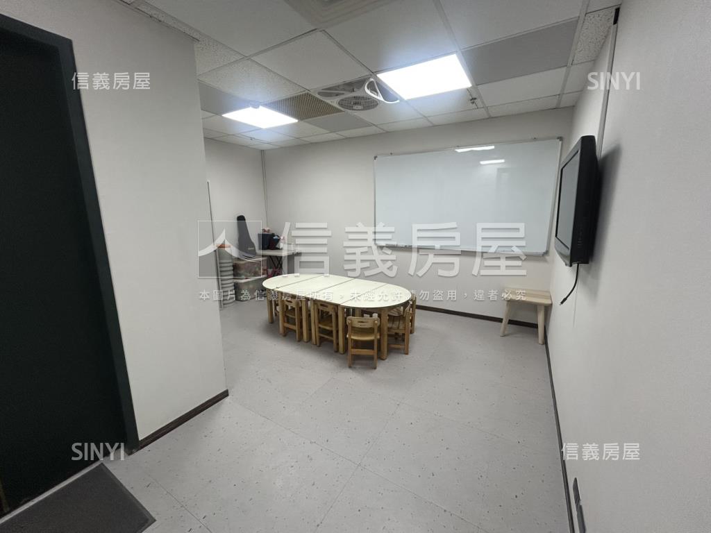 ★信義雲頂辦公★２房屋室內格局與周邊環境