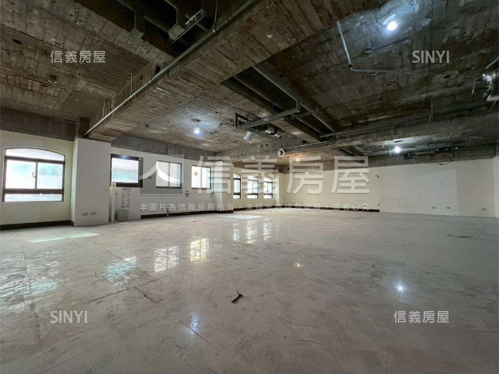 新竹市中心商二地整棟辦公房屋室內格局與周邊環境