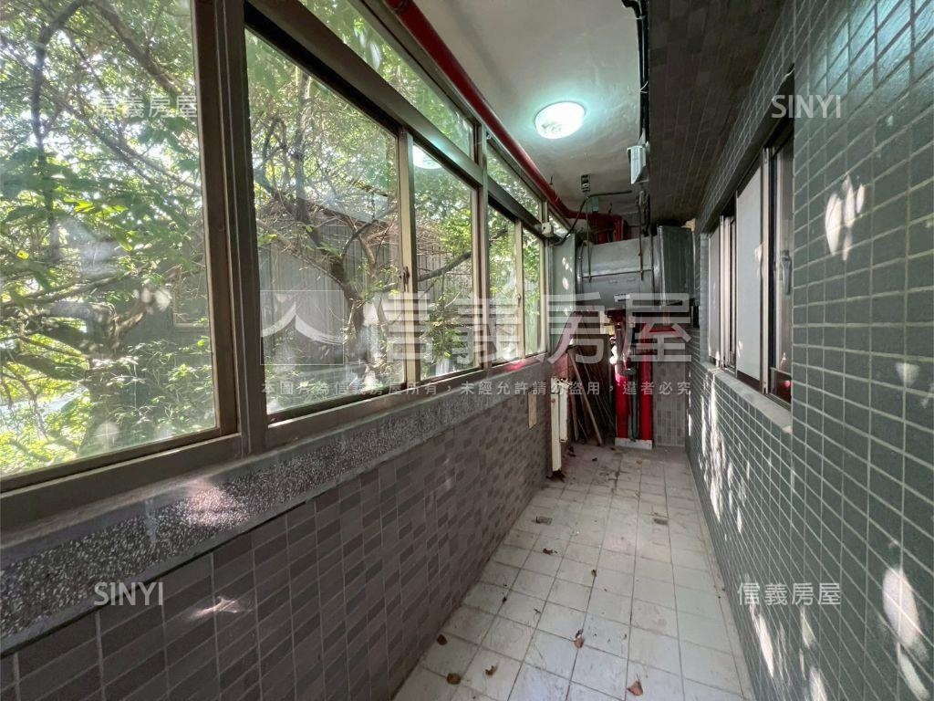 新竹市中心商二地整棟辦公房屋室內格局與周邊環境