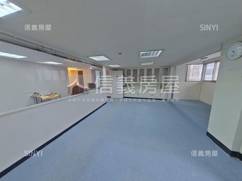 仁愛香榭有坡平車位房屋室內格局與周邊環境