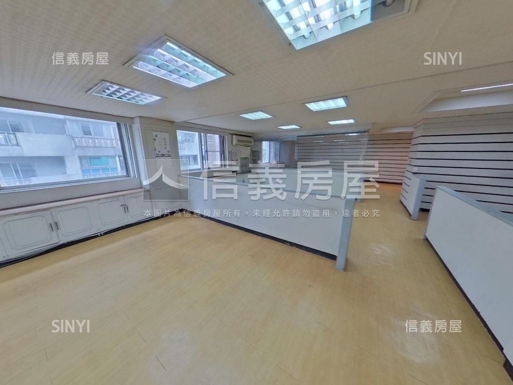 仁愛香榭有坡平車位房屋室內格局與周邊環境