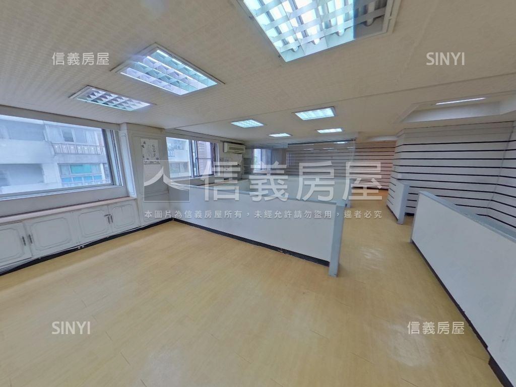 仁愛香榭有坡平車位房屋室內格局與周邊環境