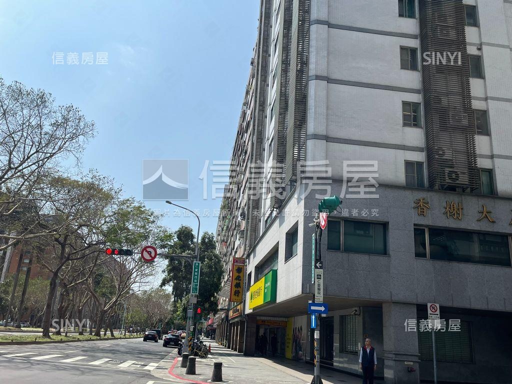 仁愛香榭有坡平車位房屋室內格局與周邊環境