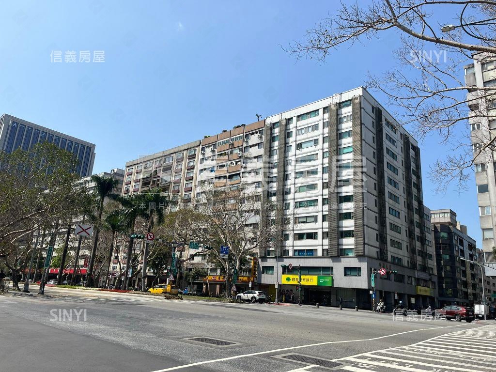 仁愛香榭有坡平車位房屋室內格局與周邊環境
