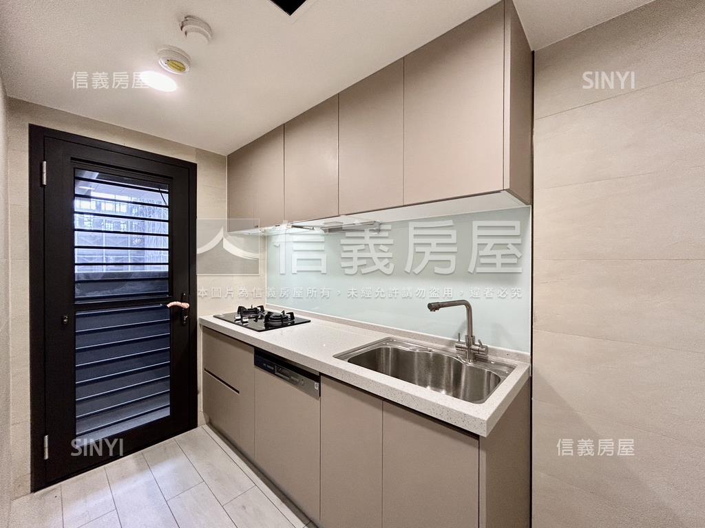 明新兩房兩衛浴！稀有釋出房屋室內格局與周邊環境