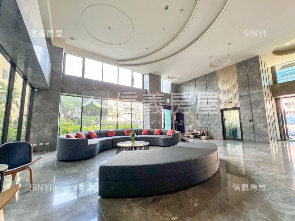 高鐵站陽台進出亮兩房房屋室內格局與周邊環境