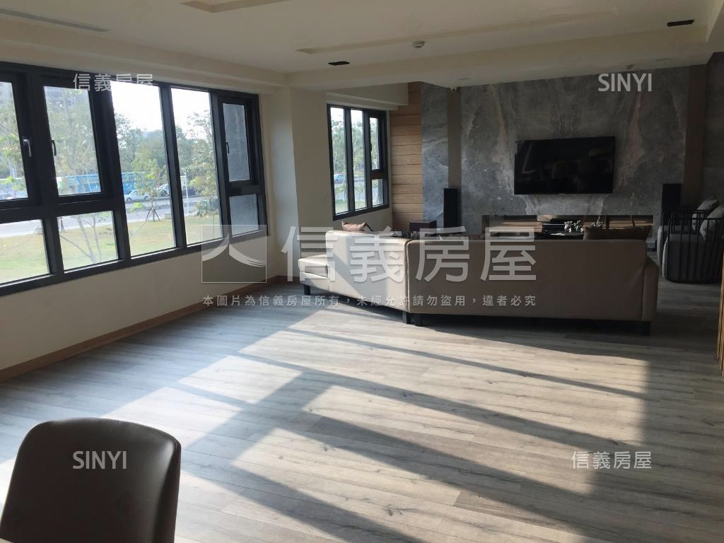 高鐵站陽台進出亮兩房房屋室內格局與周邊環境