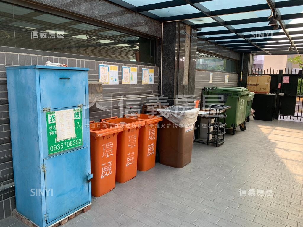 高鐵站陽台進出亮兩房房屋室內格局與周邊環境