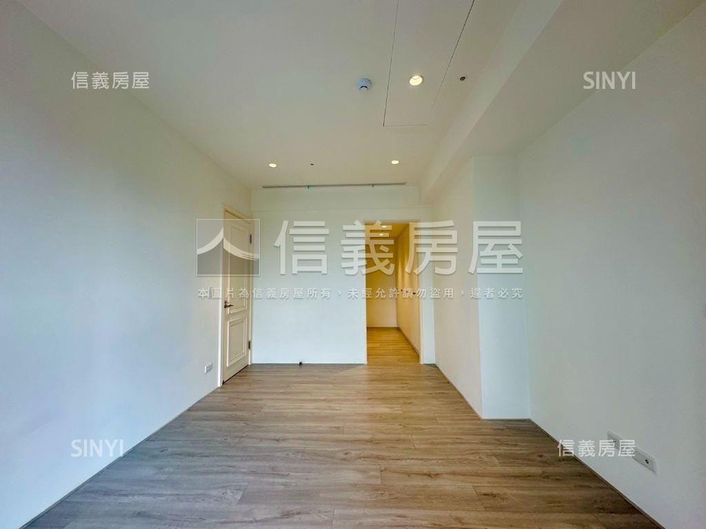 龍寶愛臻邸三房朝東雙車戶房屋室內格局與周邊環境
