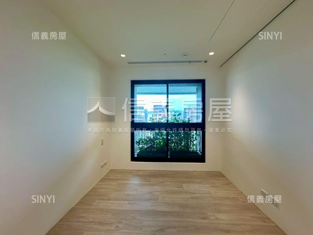 龍寶愛臻邸三房朝東雙車戶房屋室內格局與周邊環境