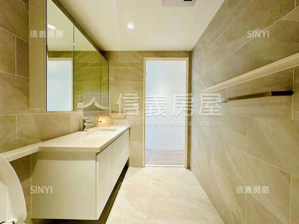 龍寶愛臻邸三房朝東雙車戶房屋室內格局與周邊環境