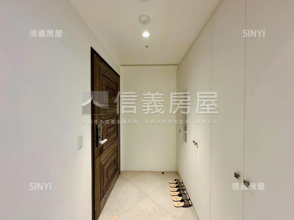 龍寶愛臻邸三房朝東雙車戶房屋室內格局與周邊環境