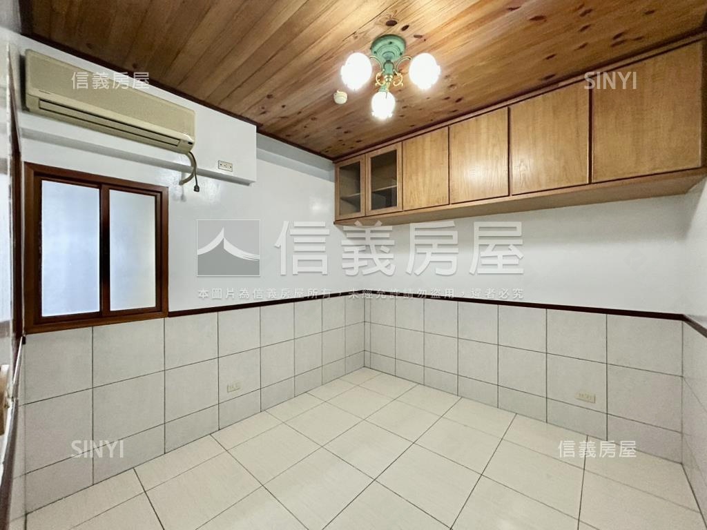 近中山路寬４米金店面房屋室內格局與周邊環境