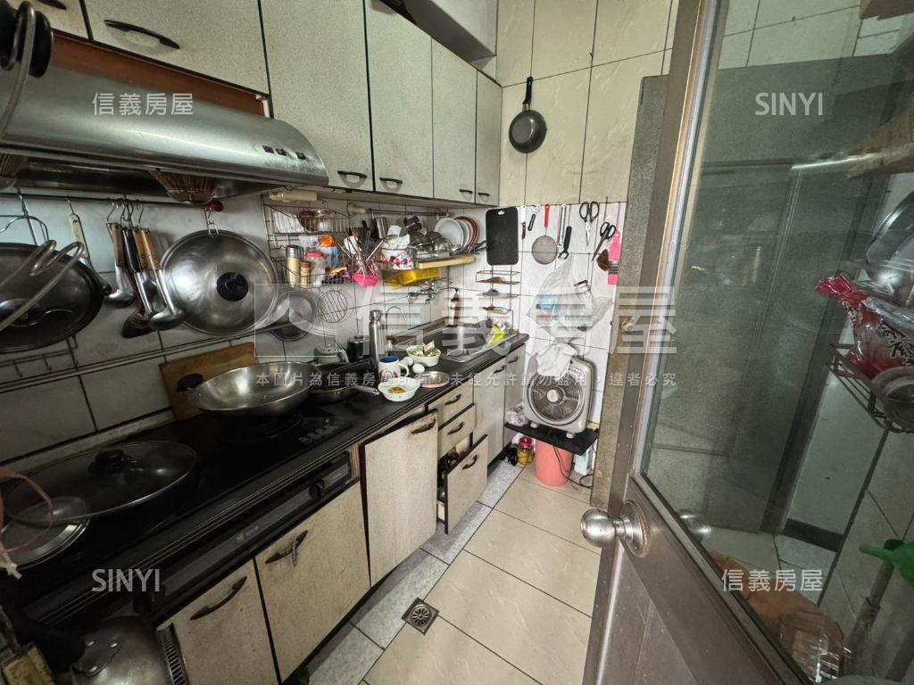 台北神話兩房車位房屋室內格局與周邊環境