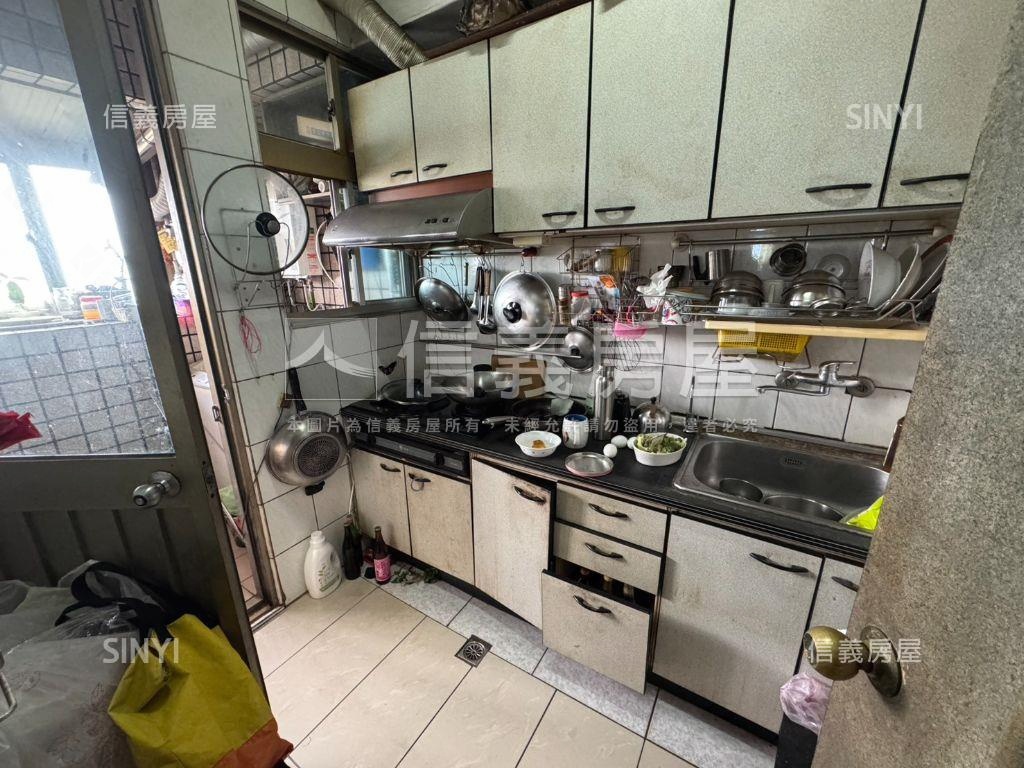 台北神話兩房車位房屋室內格局與周邊環境