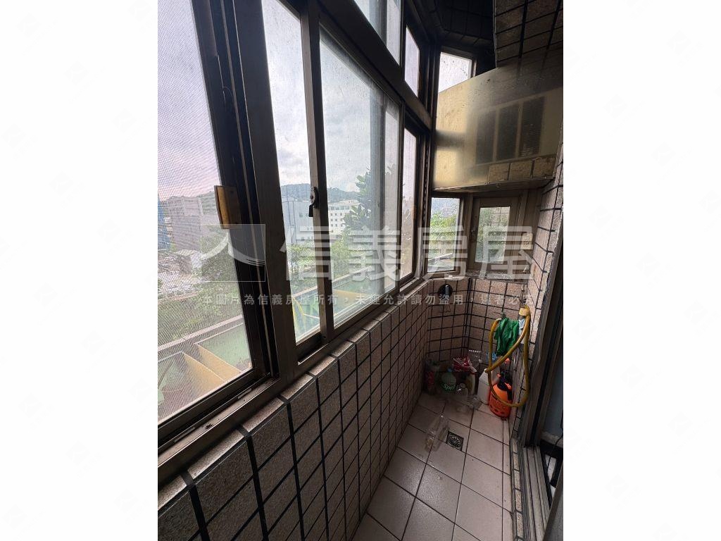 台北神話兩房車位房屋室內格局與周邊環境