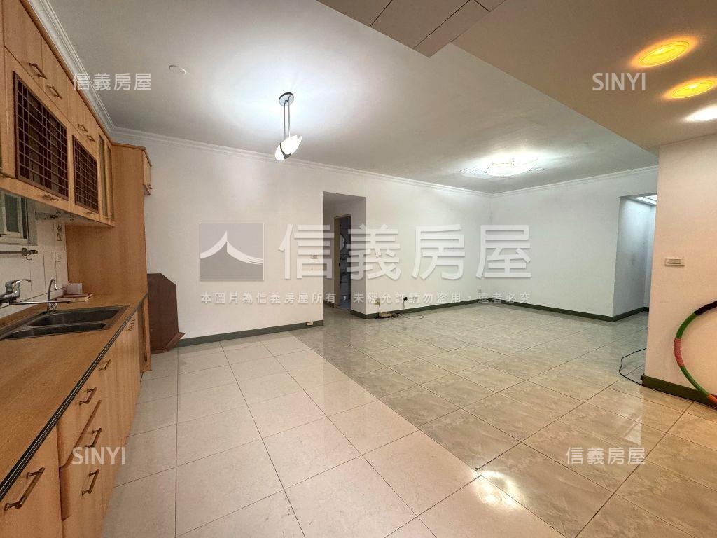 中正紀念堂綠蔭美廈房屋室內格局與周邊環境