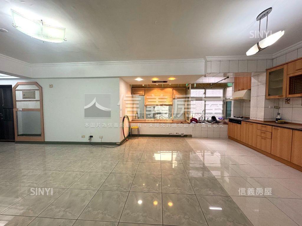 中正紀念堂綠蔭美廈房屋室內格局與周邊環境